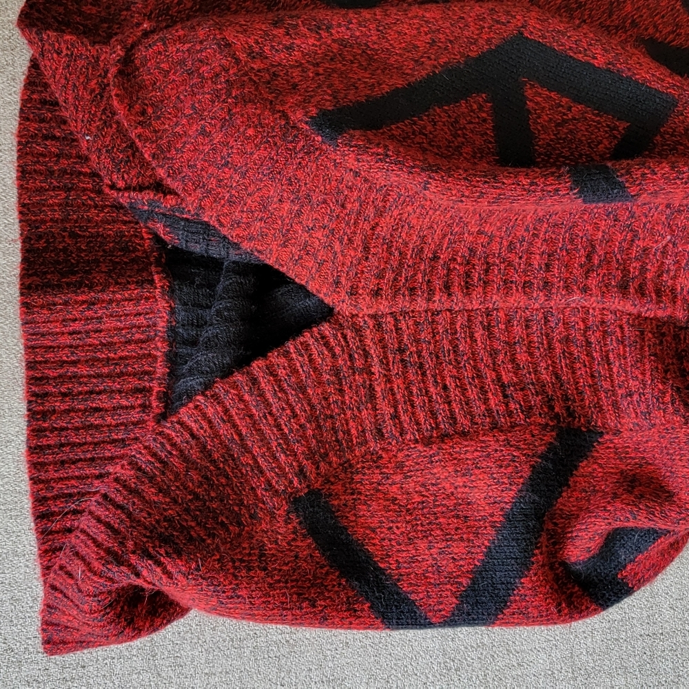 Express Sweater - Picture 4 of 5